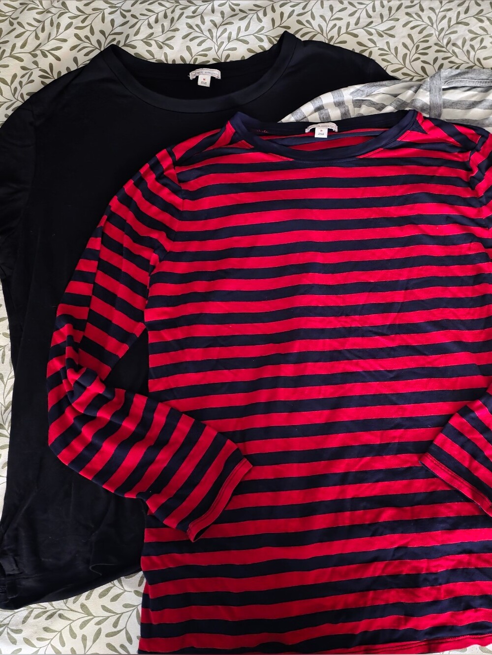 GAP Maternity Bundle: 1 Long-Sleeve Tee And 2 Short Sleeve Tees
